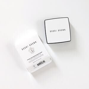 Bobbi Brown Vitamin Enriched Pressed Powder Yellow (full size)